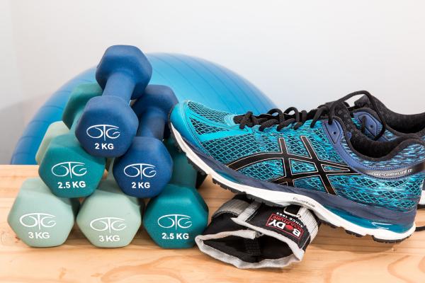 2026-10-06 pixabay.com - stevepb-dumbbells-2465478