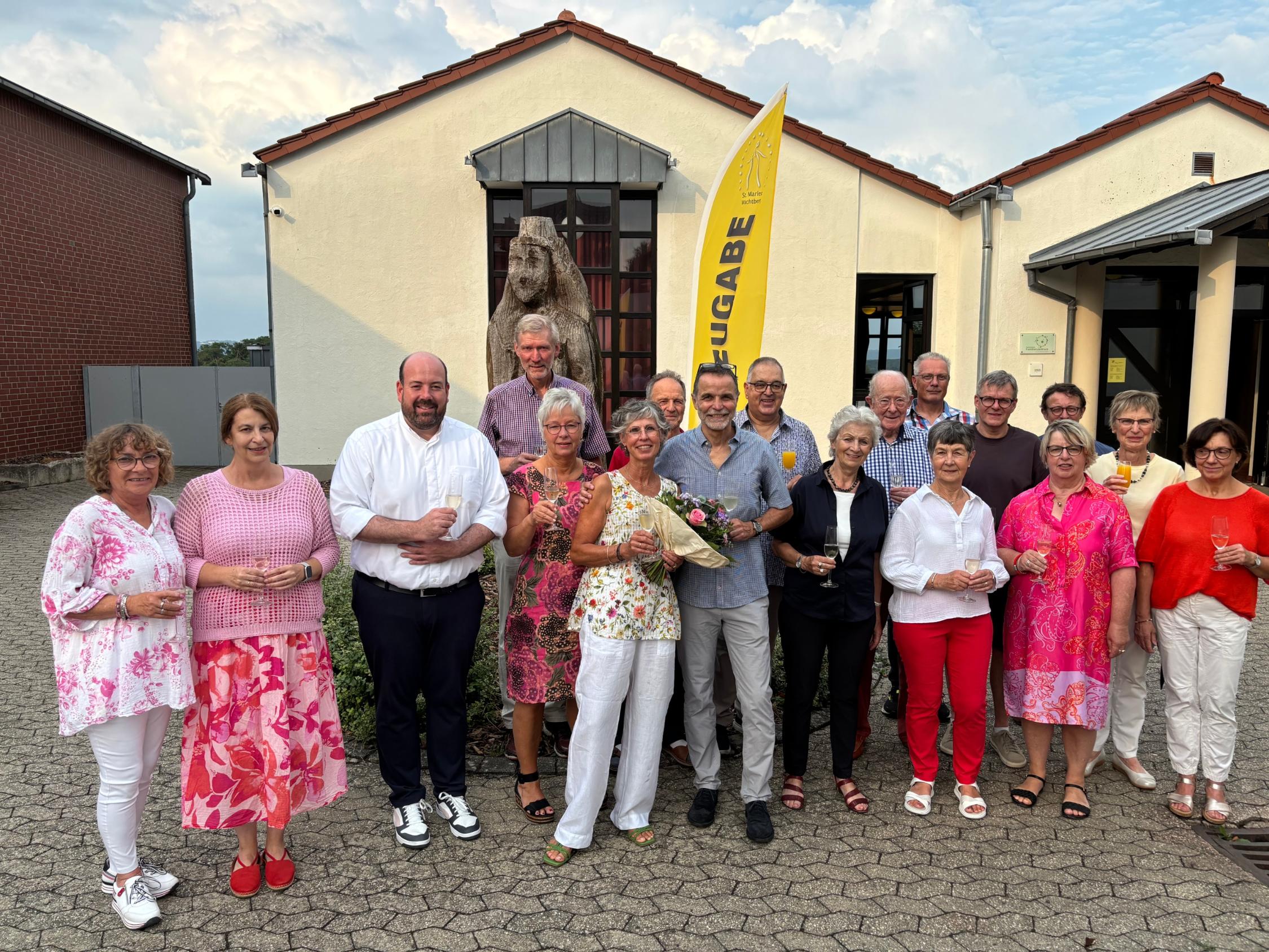 Gruppenfoto bei der Verabschiedung von Frau Neu