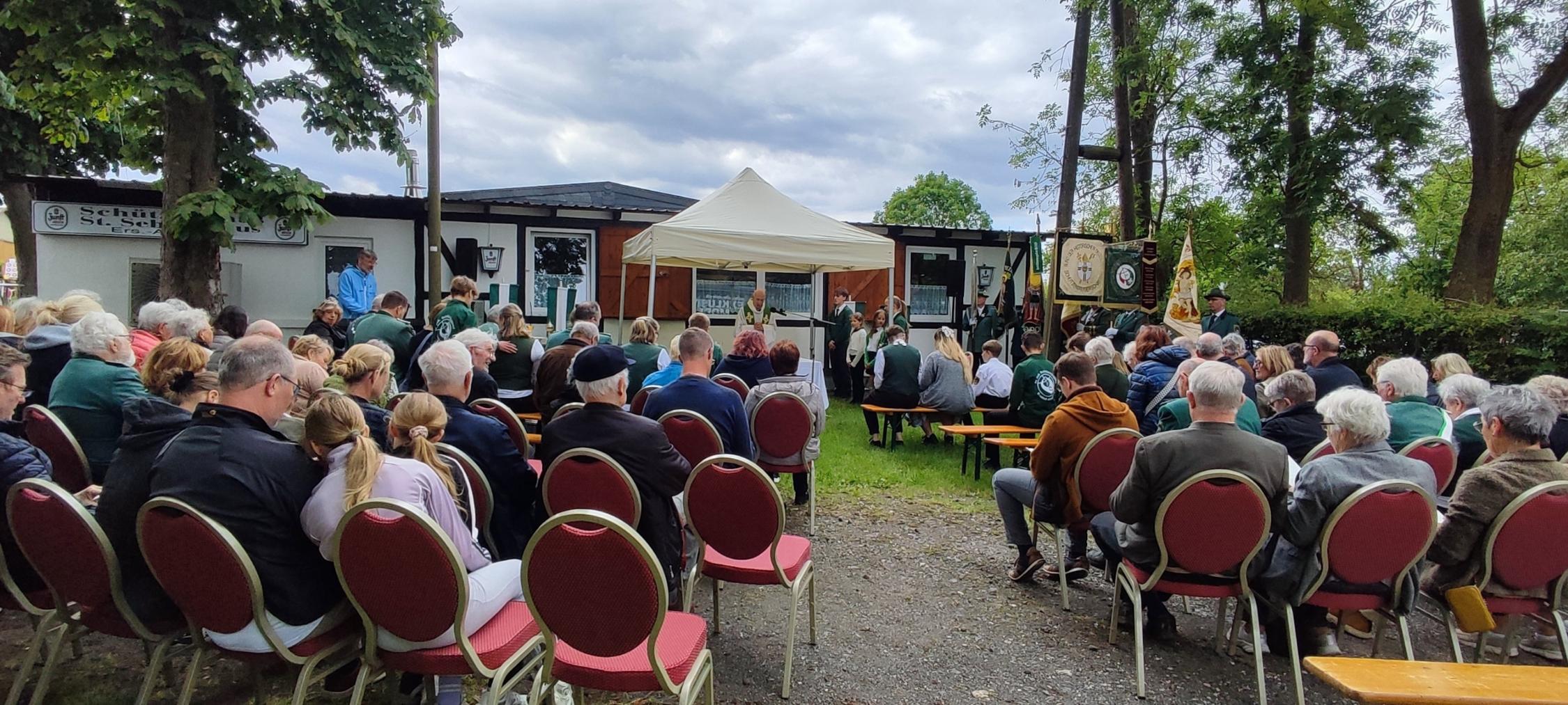 Foto Messfeier am Schützenfest